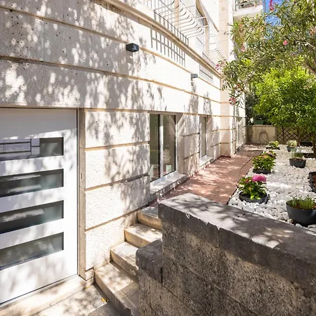 Grand Pearl Luxury Retreat Lägenhet