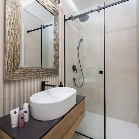 Lägenhet Grand Pearl Luxury Retreat Split